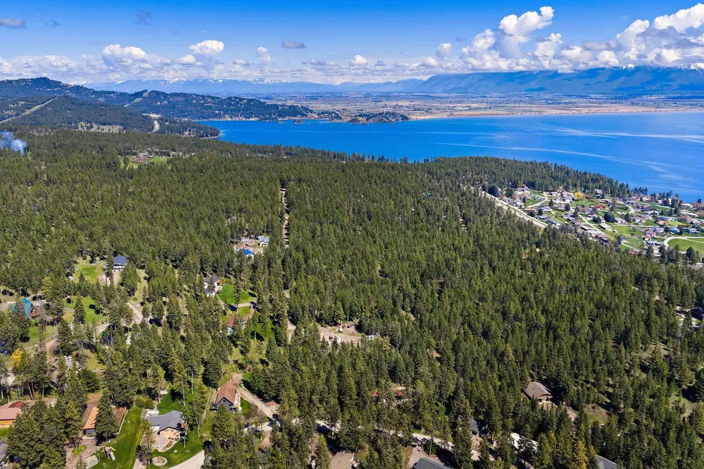 267 Lakeview Drive Lakeside MT 59922