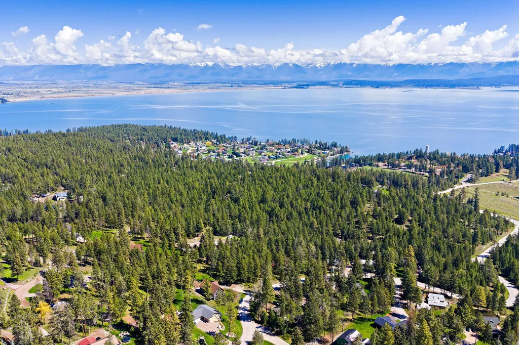 267 Lakeview Drive Lakeside MT 59922
