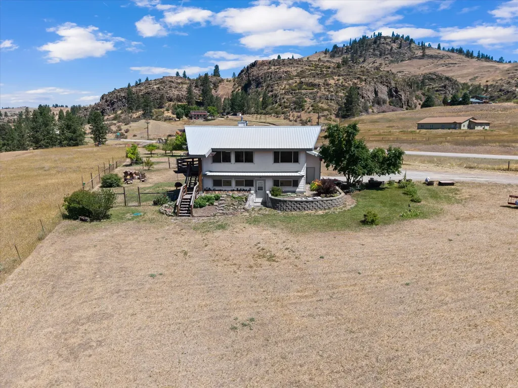 4 Sunset Court Plains MT 59859