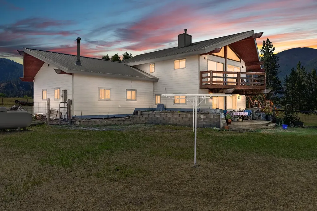 4 Sunset Court Plains MT 59859