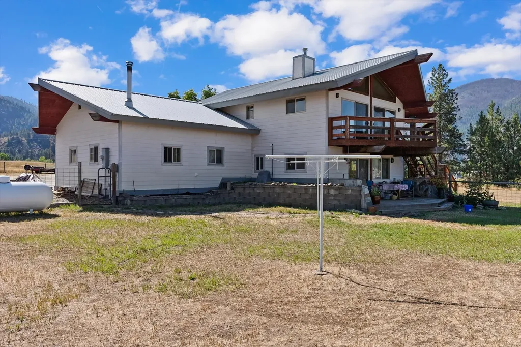4 Sunset Court Plains MT 59859