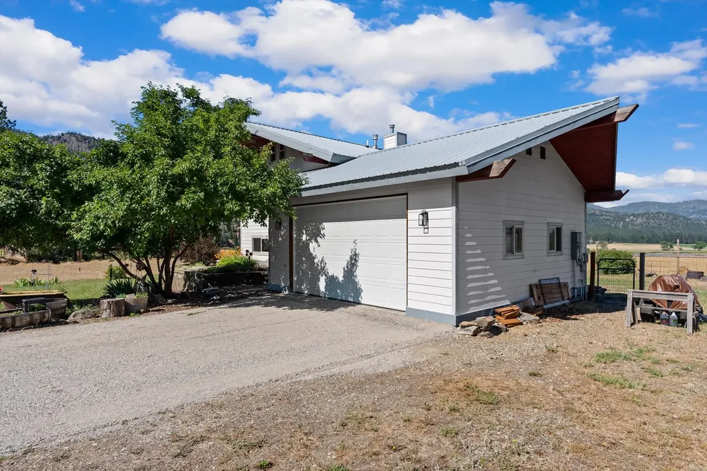 4 Sunset Court Plains MT 59859