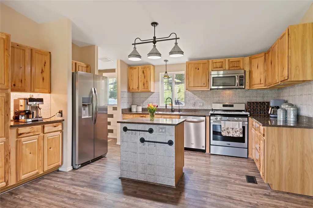 20540 Highway 10 E Clinton MT 59825