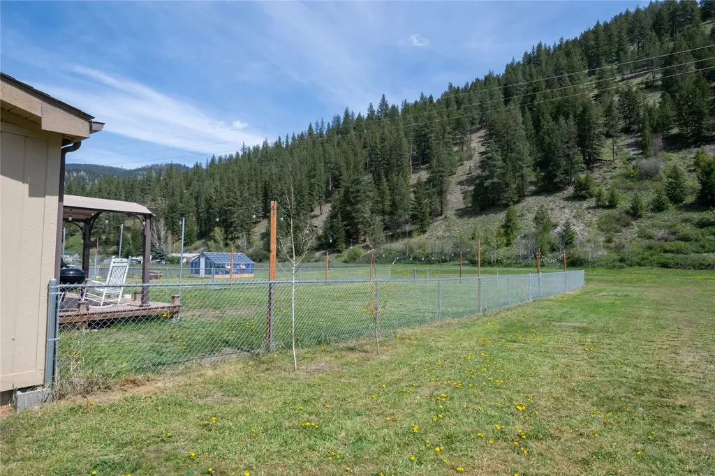 20540 Highway 10 E Clinton MT 59825