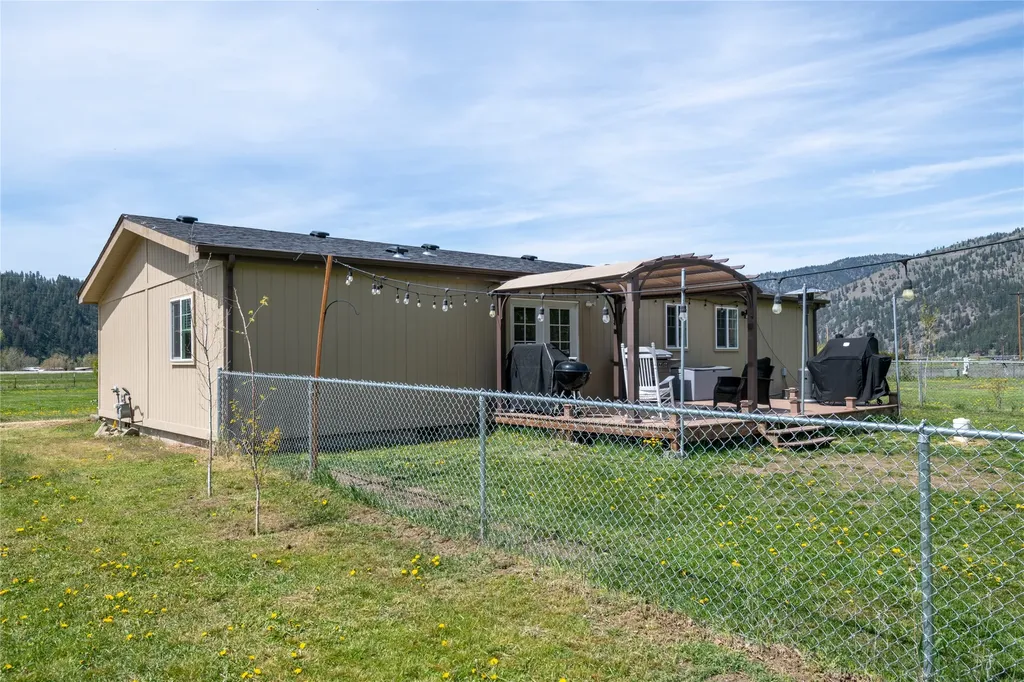 20540 Highway 10 E Clinton MT 59825