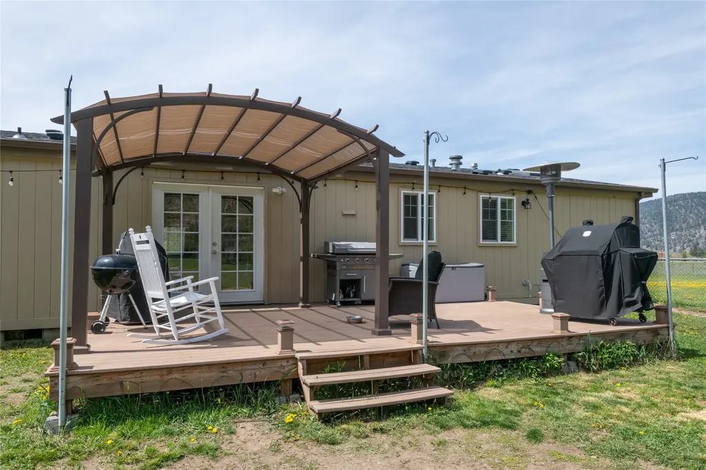 20540 Highway 10 E Clinton MT 59825
