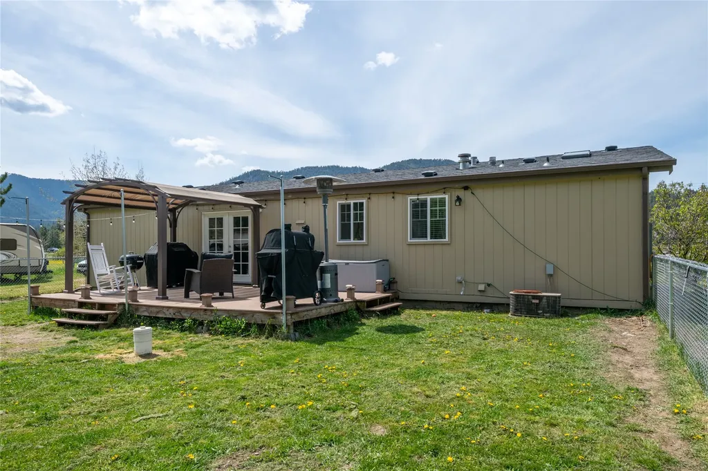 20540 Highway 10 E Clinton MT 59825