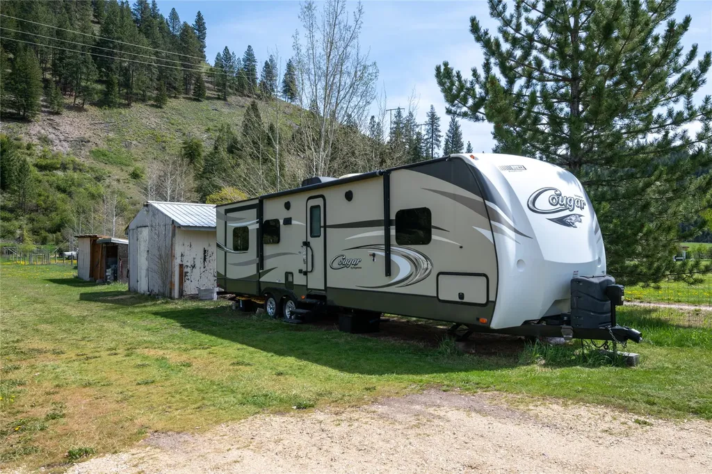 20540 Highway 10 E Clinton MT 59825