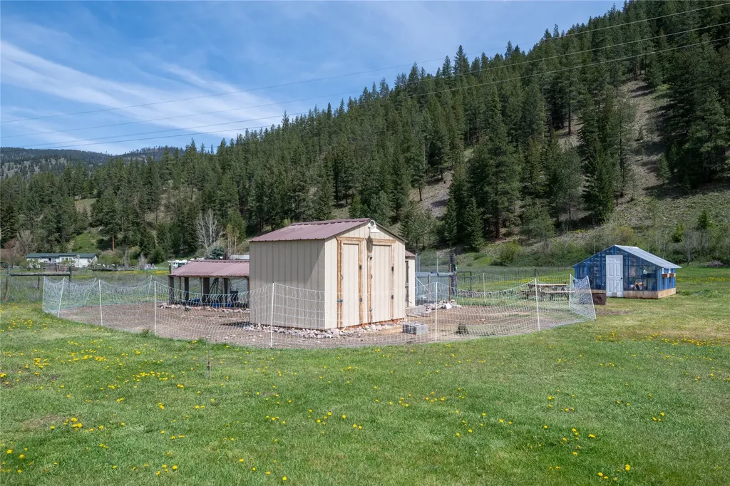 20540 Highway 10 E Clinton MT 59825