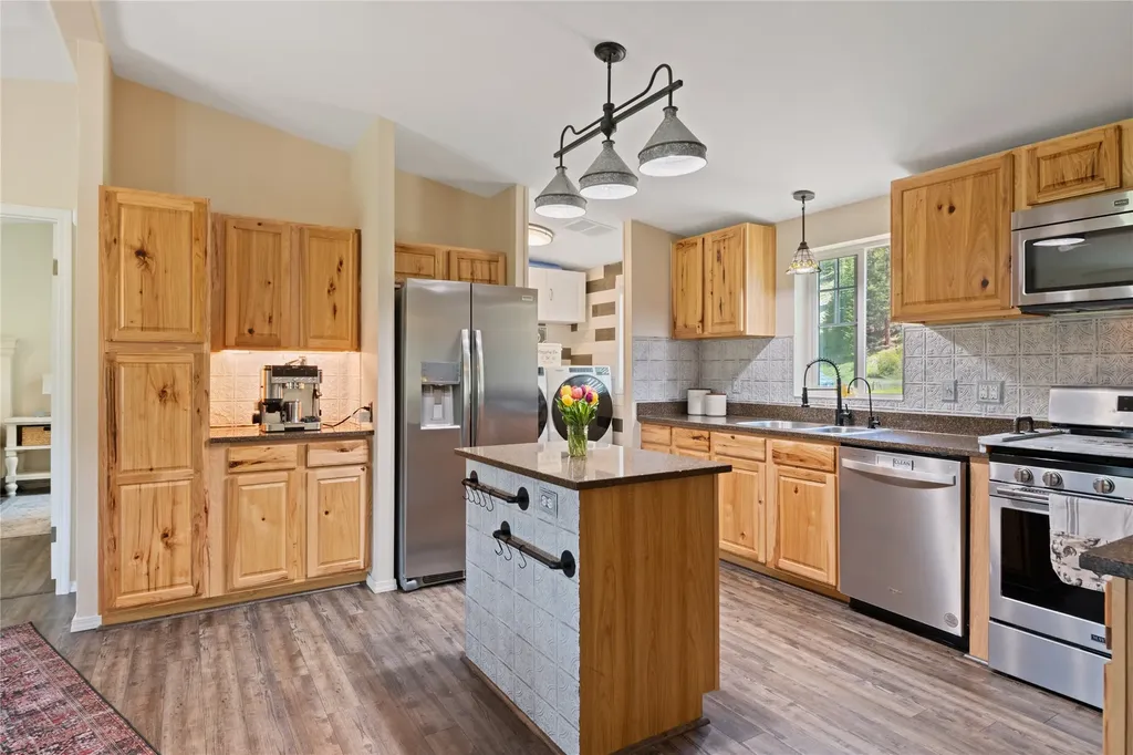 20540 Highway 10 E Clinton MT 59825
