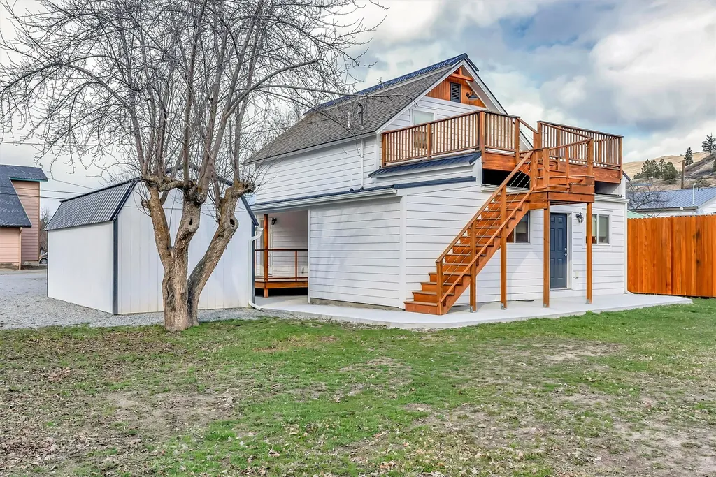 306 Central Avenue Plains MT 59859