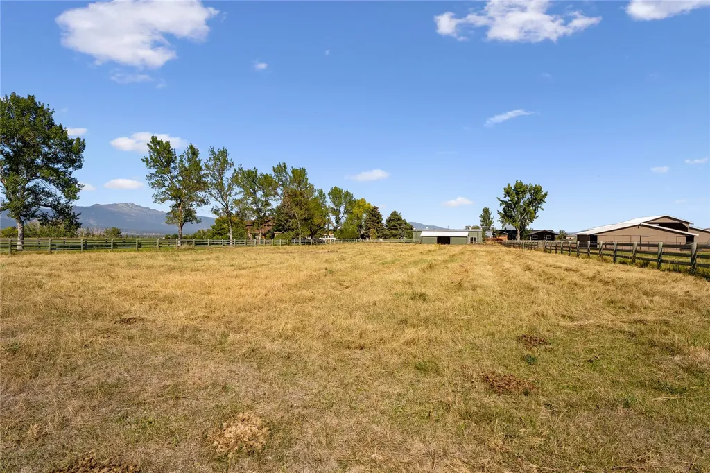 780 Mason Lane Corvallis MT 59828