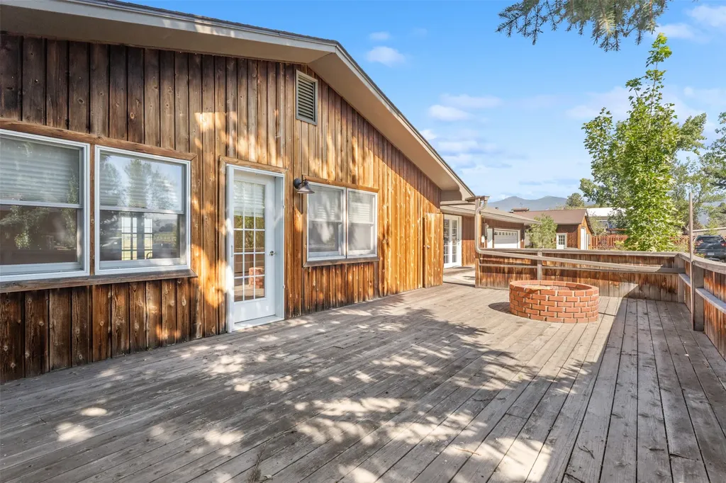 780 Mason Lane Corvallis MT 59828