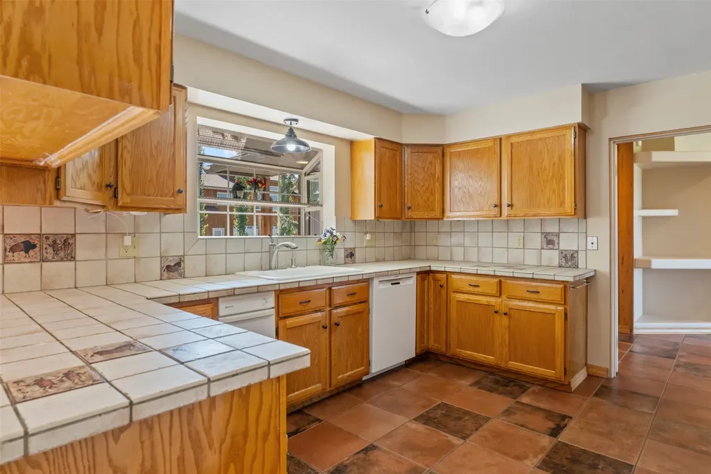 780 Mason Lane Corvallis MT 59828