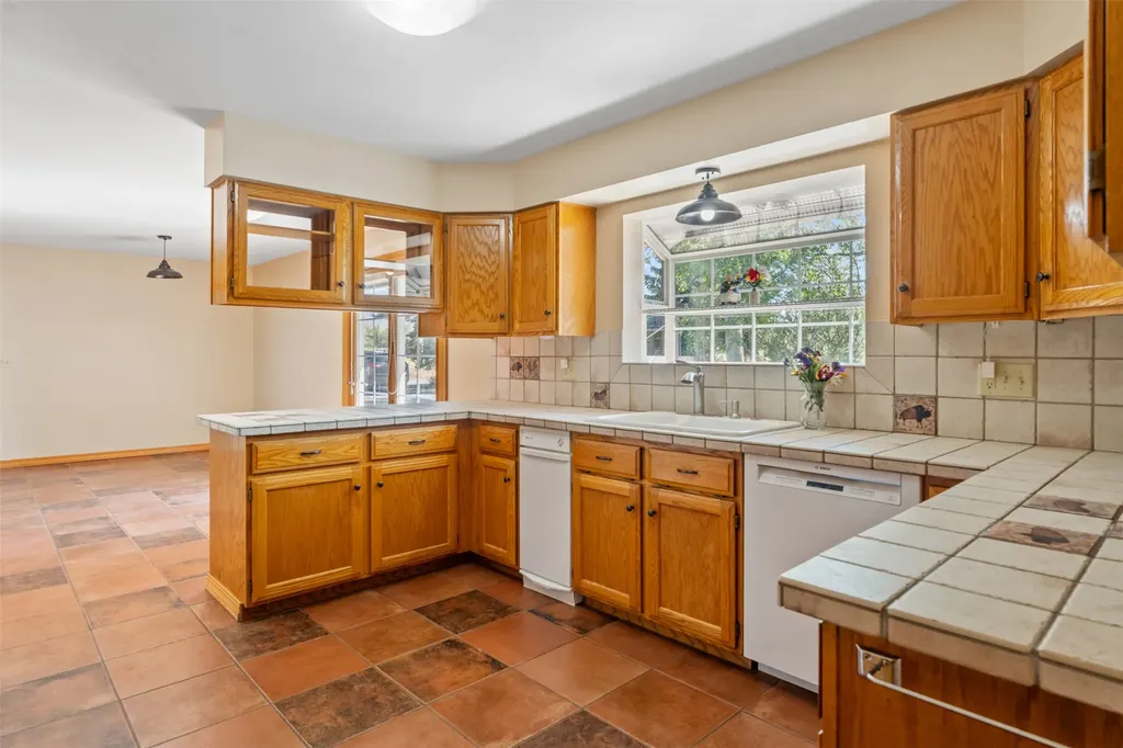 780 Mason Lane Corvallis MT 59828