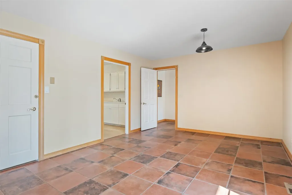 780 Mason Lane Corvallis MT 59828