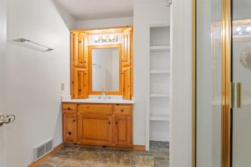 780 Mason Lane Corvallis MT 59828