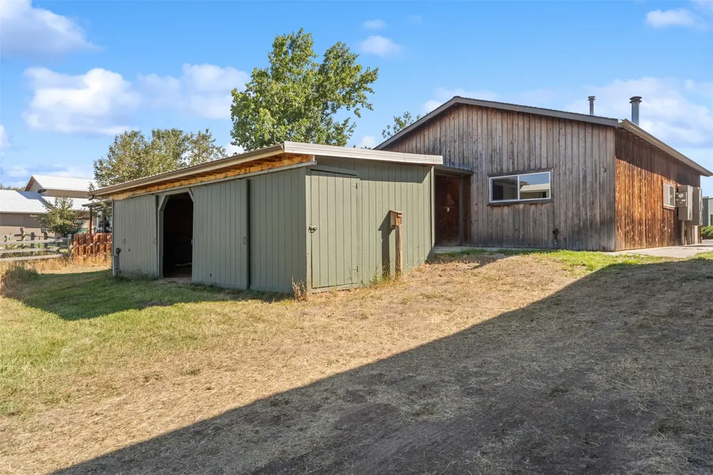 780 Mason Lane Corvallis MT 59828