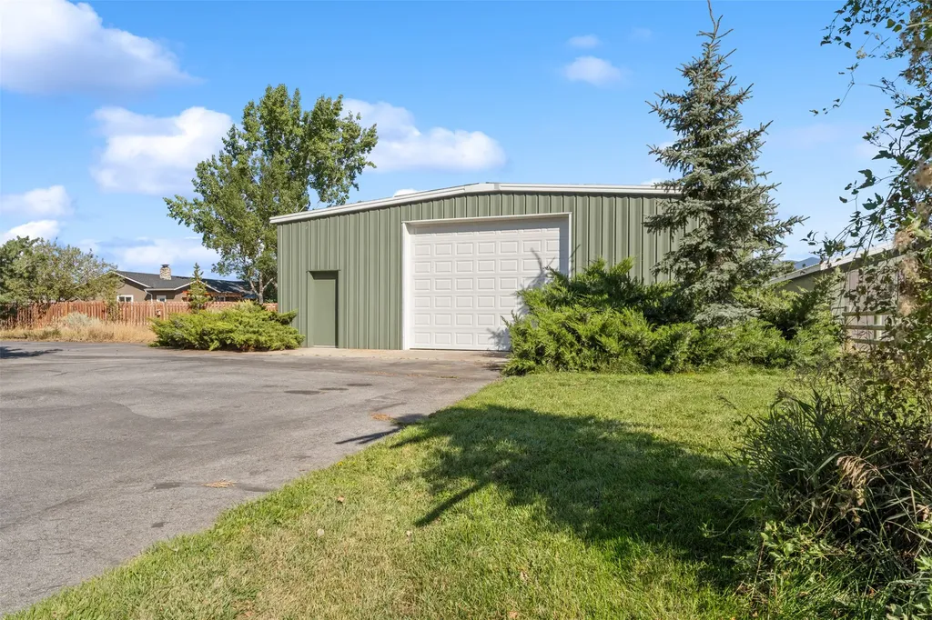 780 Mason Lane Corvallis MT 59828