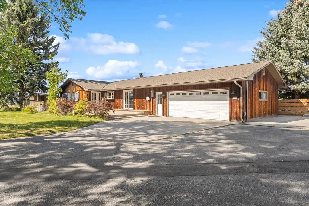 780 Mason Lane Corvallis MT 59828
