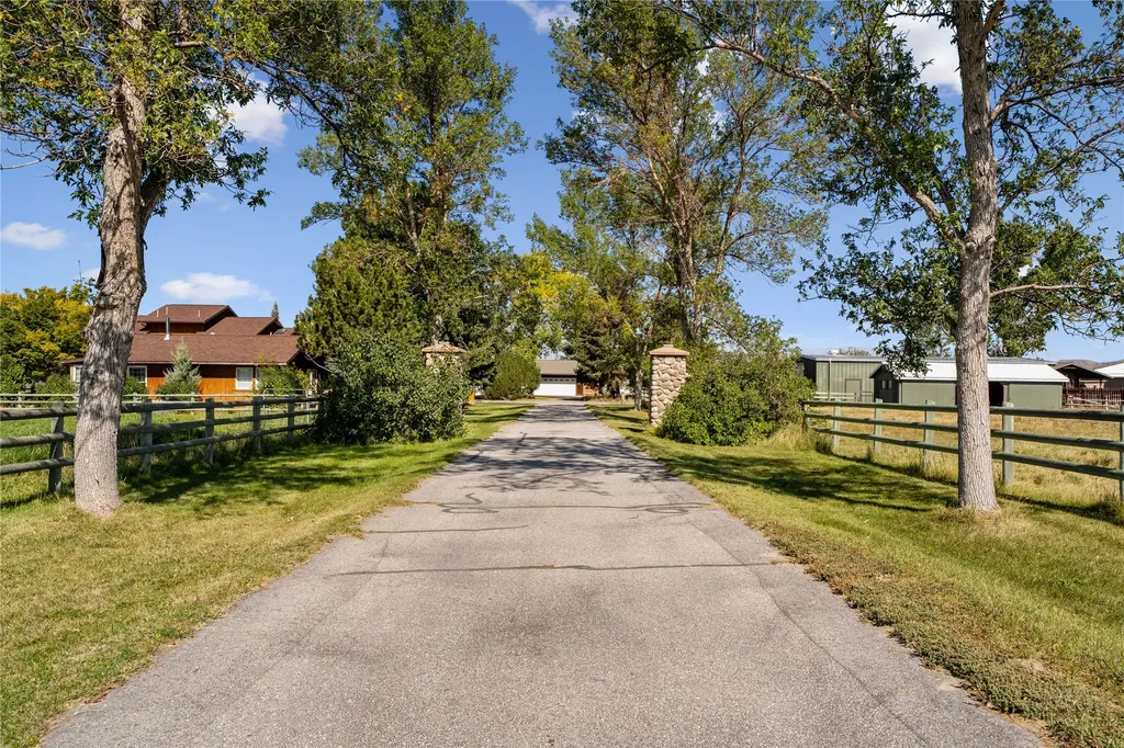 780 Mason Lane Corvallis MT 59828