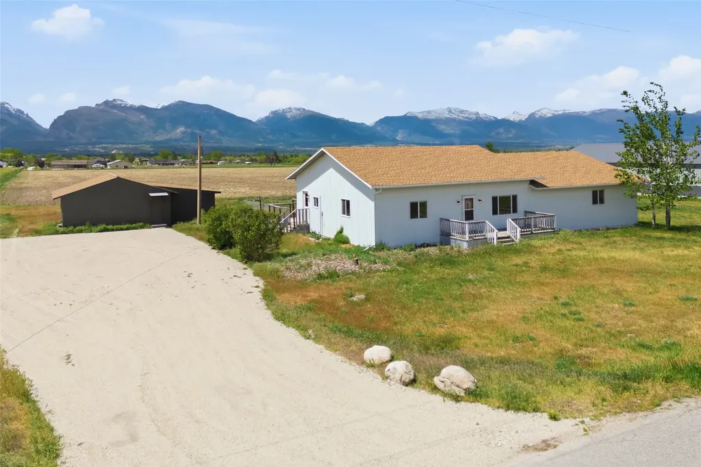 877 Oil Well Road Corvallis MT 59828