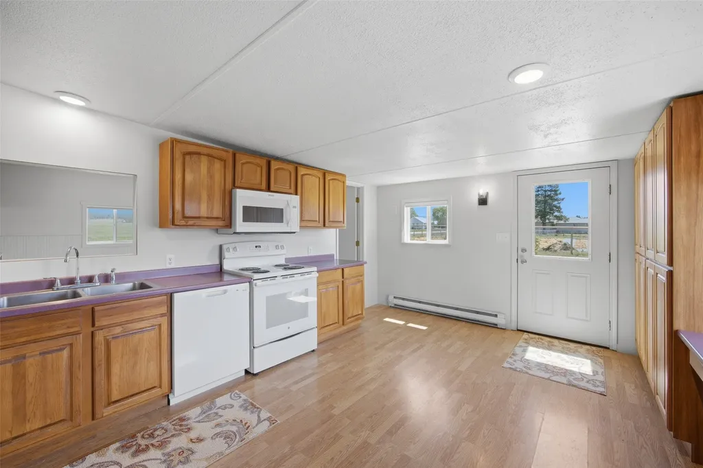 877 Oil Well Road Corvallis MT 59828
