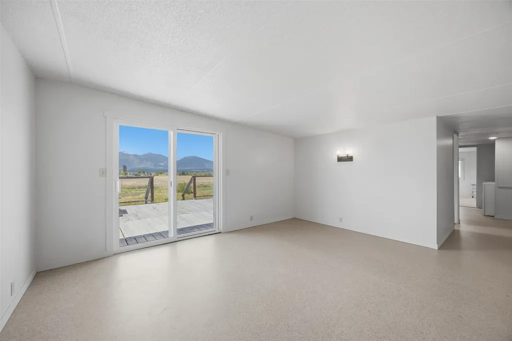877 Oil Well Road Corvallis MT 59828