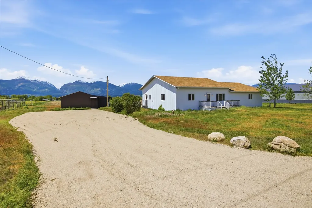 877 Oil Well Road Corvallis MT 59828