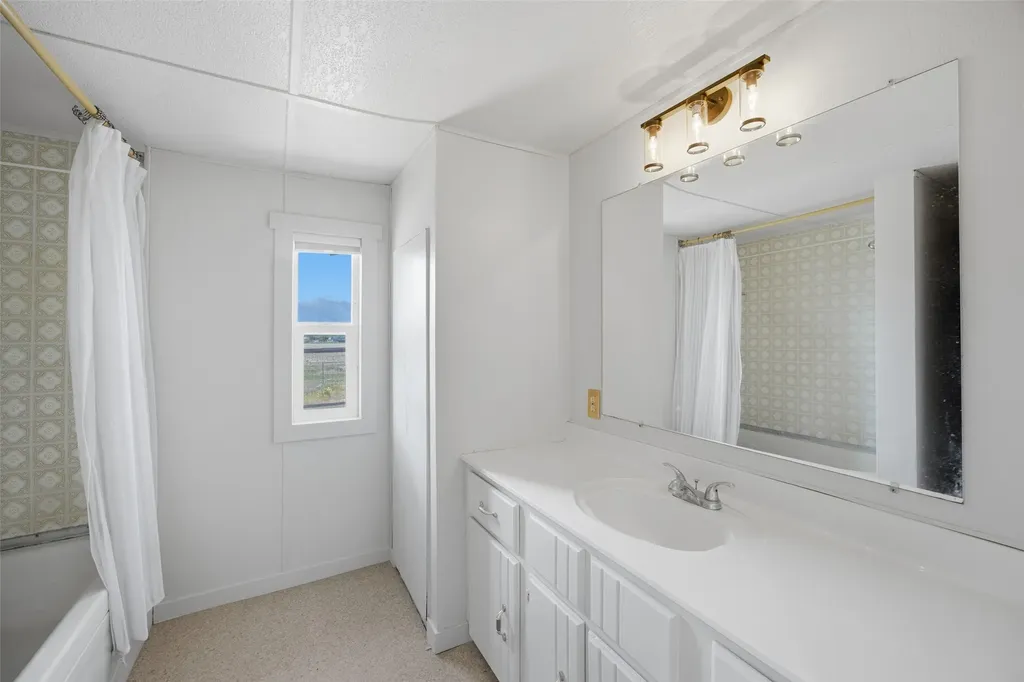 877 Oil Well Road Corvallis MT 59828