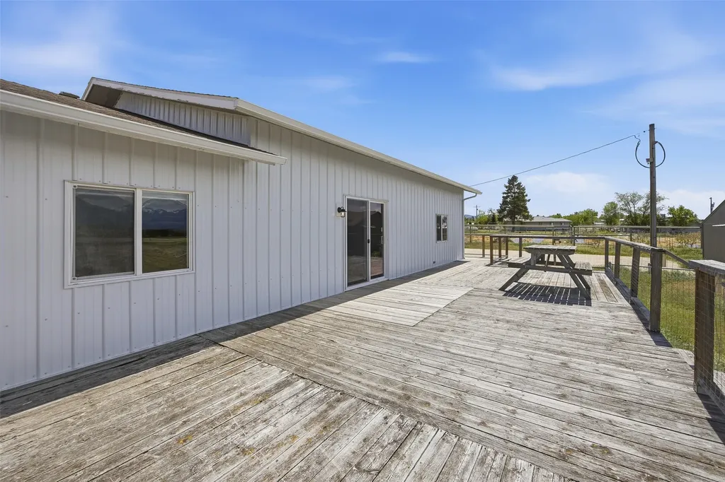 877 Oil Well Road Corvallis MT 59828