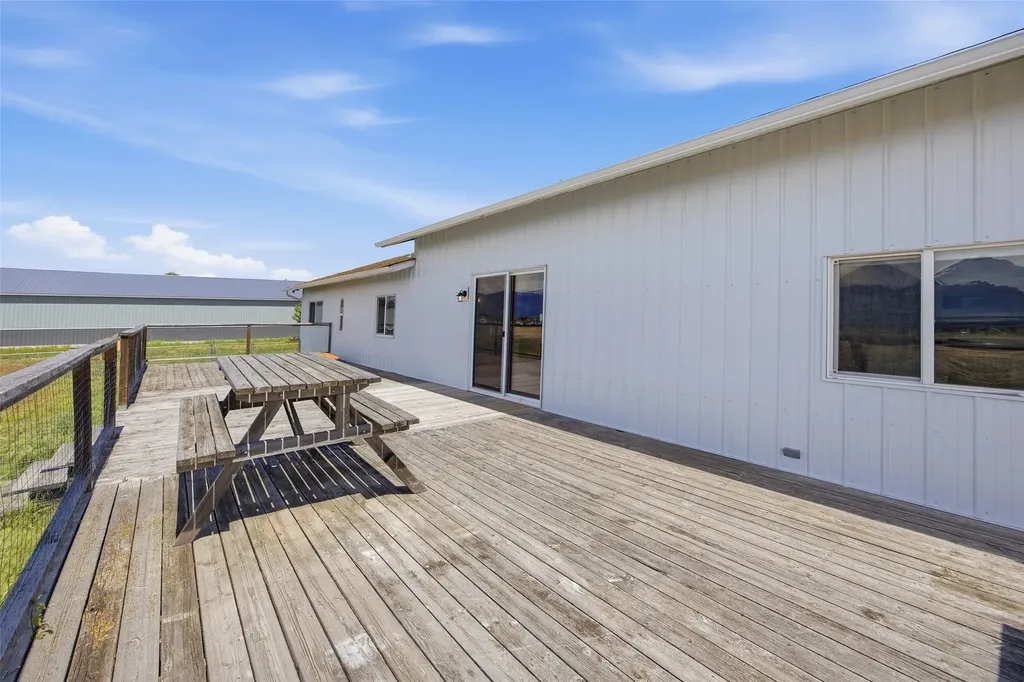 877 Oil Well Road Corvallis MT 59828