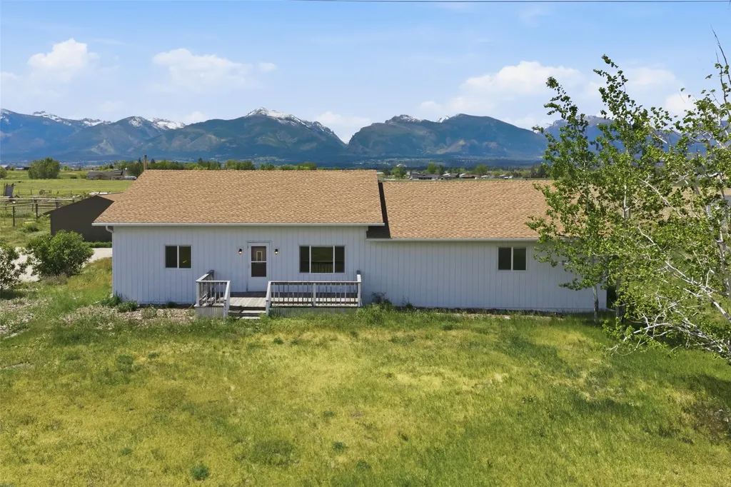 877 Oil Well Road Corvallis MT 59828