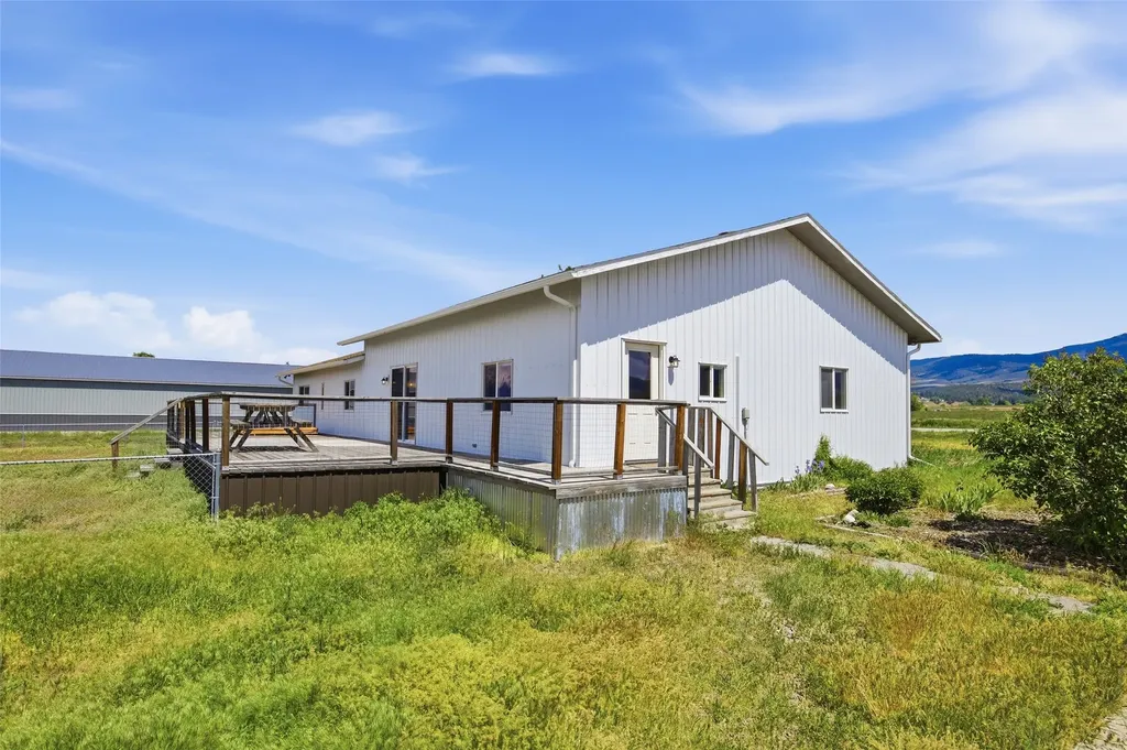 877 Oil Well Road Corvallis MT 59828