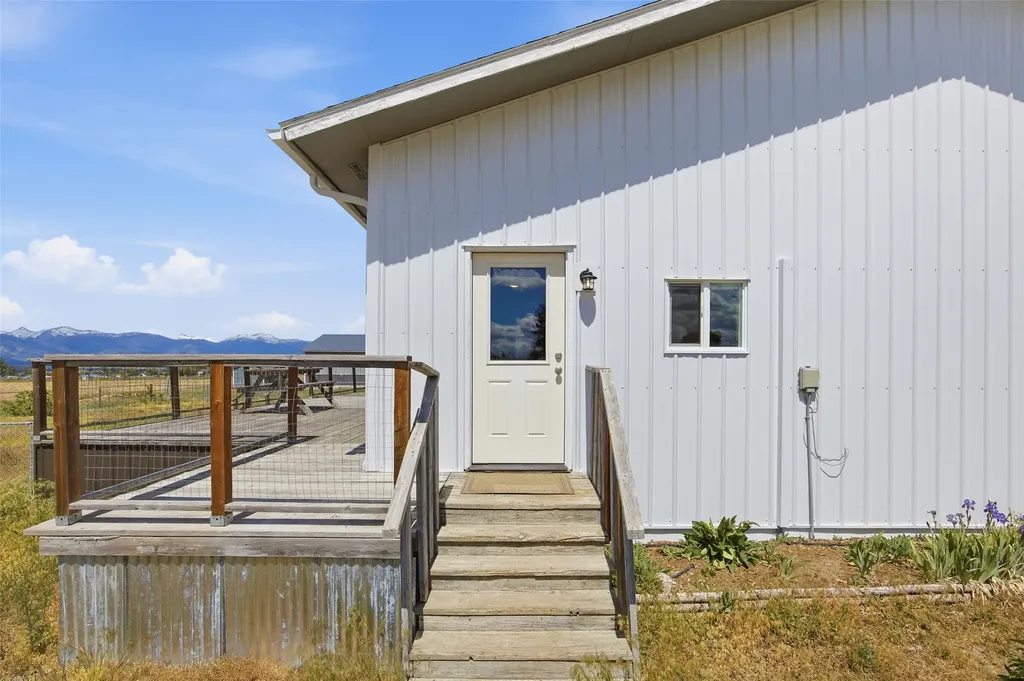 877 Oil Well Road Corvallis MT 59828