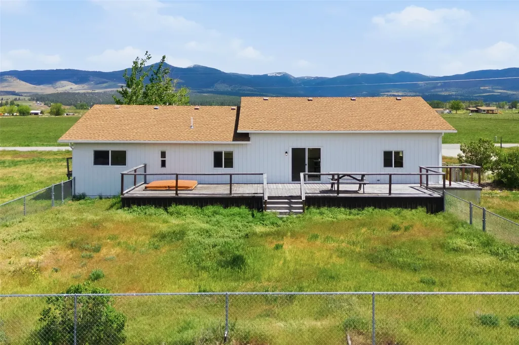 877 Oil Well Road Corvallis MT 59828