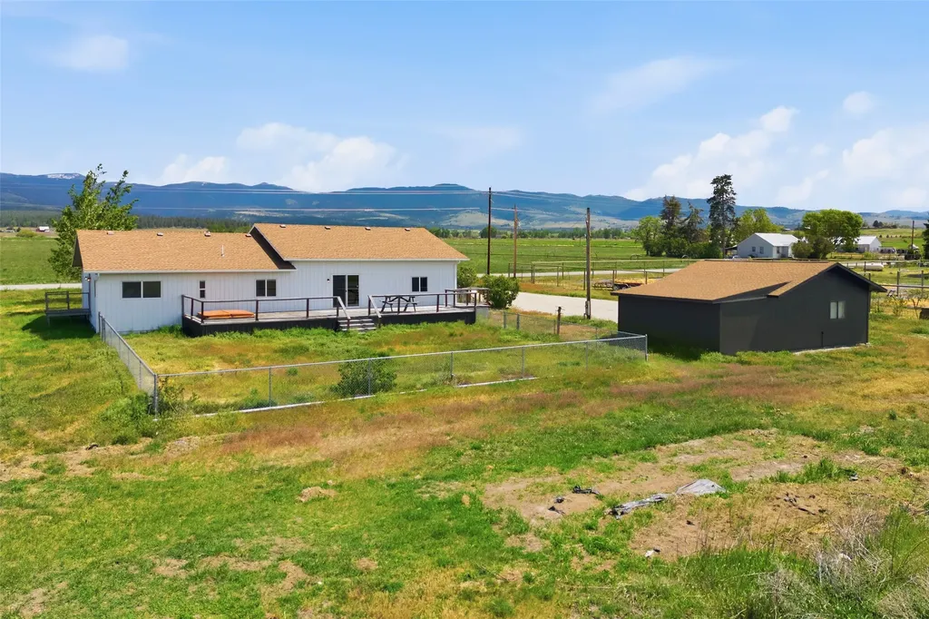 877 Oil Well Road Corvallis MT 59828