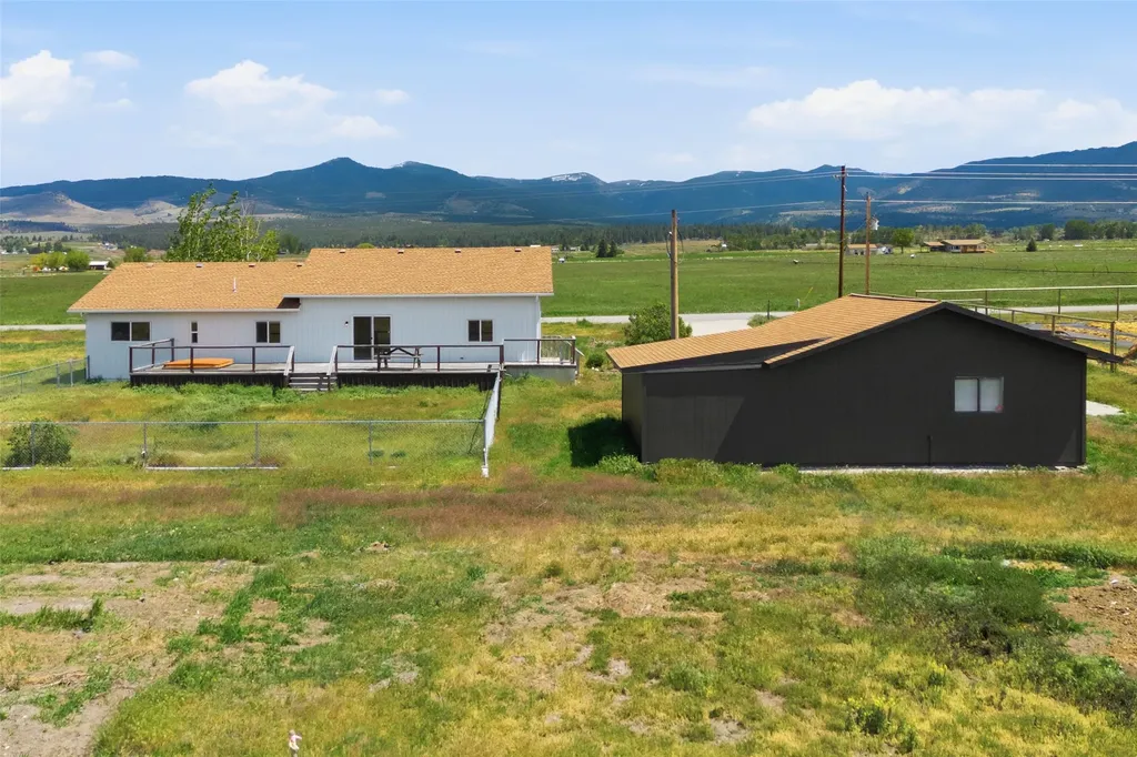 877 Oil Well Road Corvallis MT 59828