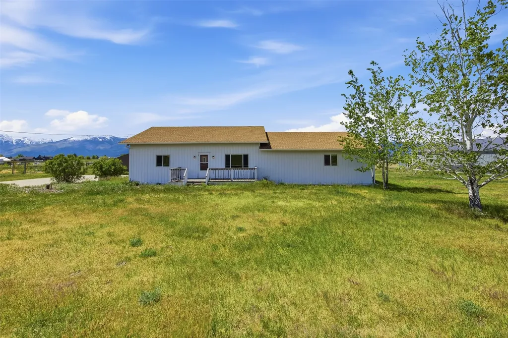 877 Oil Well Road Corvallis MT 59828