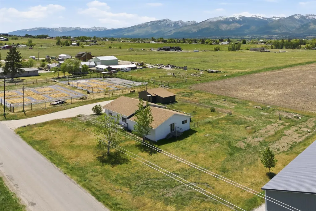 877 Oil Well Road Corvallis MT 59828