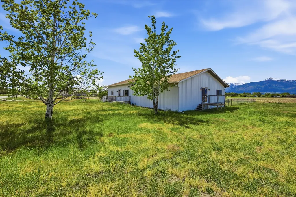 877 Oil Well Road Corvallis MT 59828