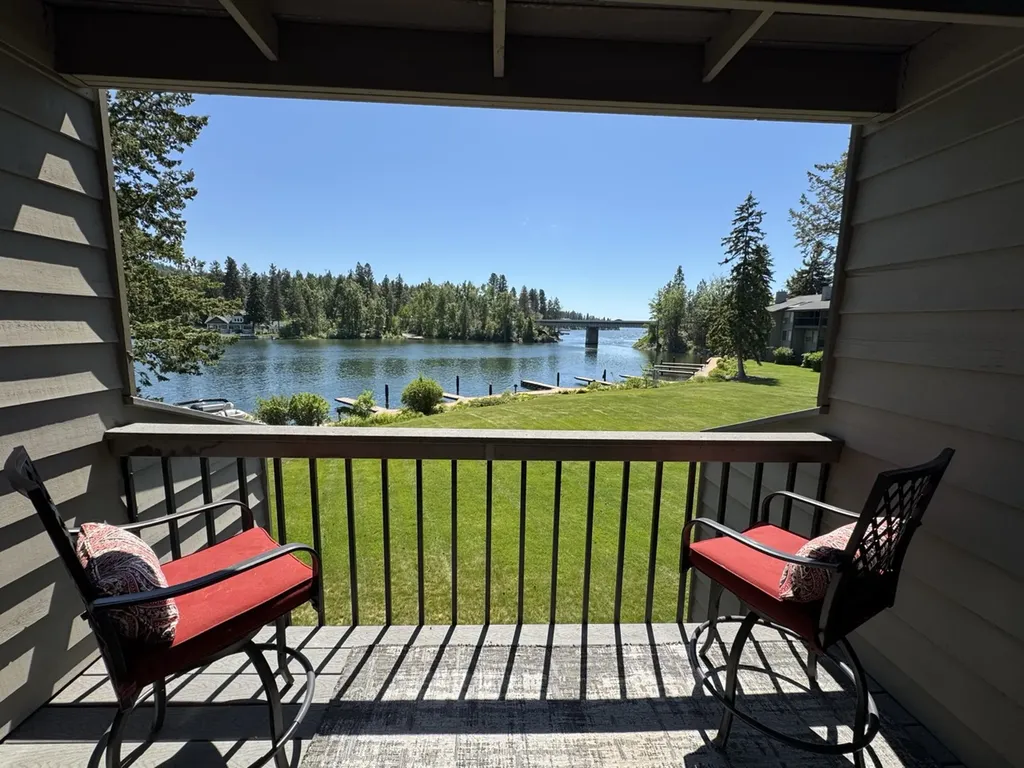 180 Vista Lane Bigfork MT 59911
