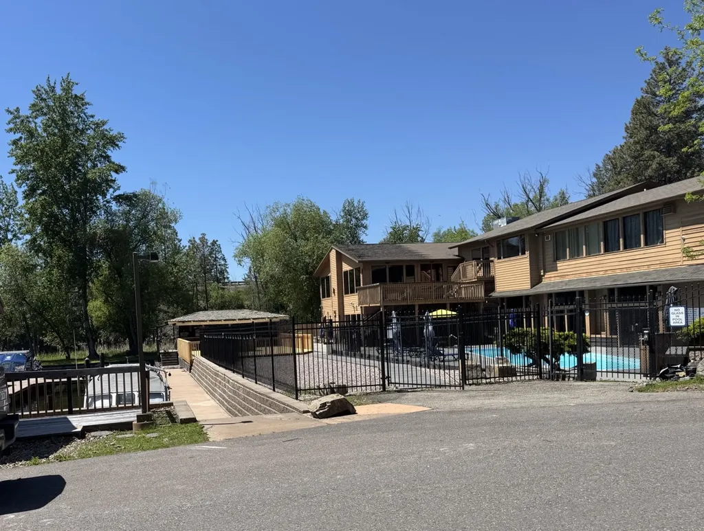180 Vista Lane Bigfork MT 59911