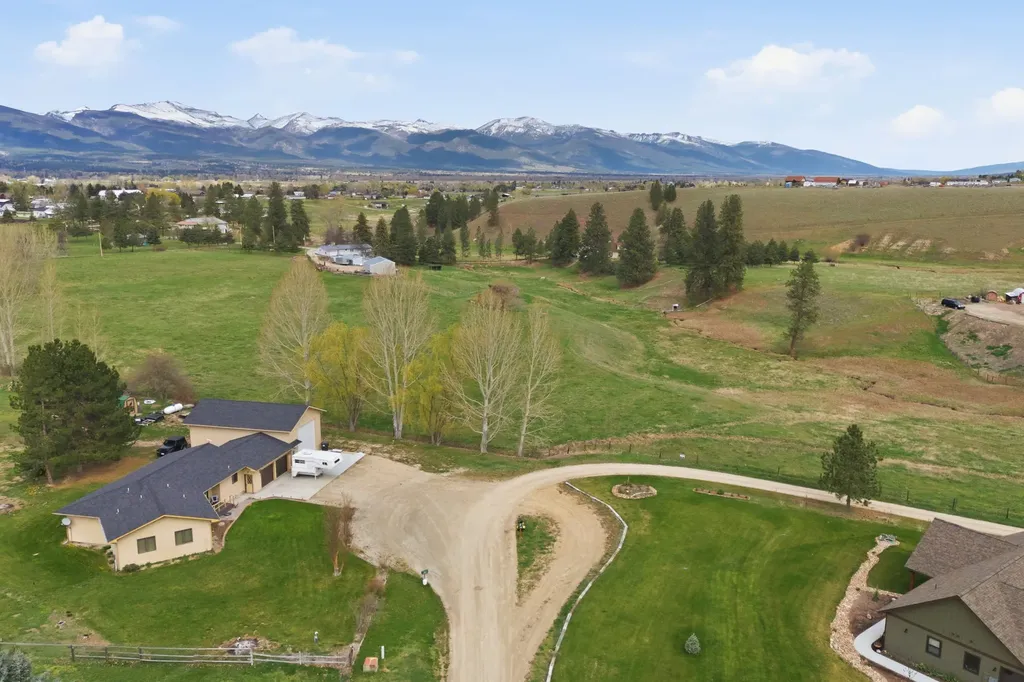 583 Arley Lane Corvallis MT 59828