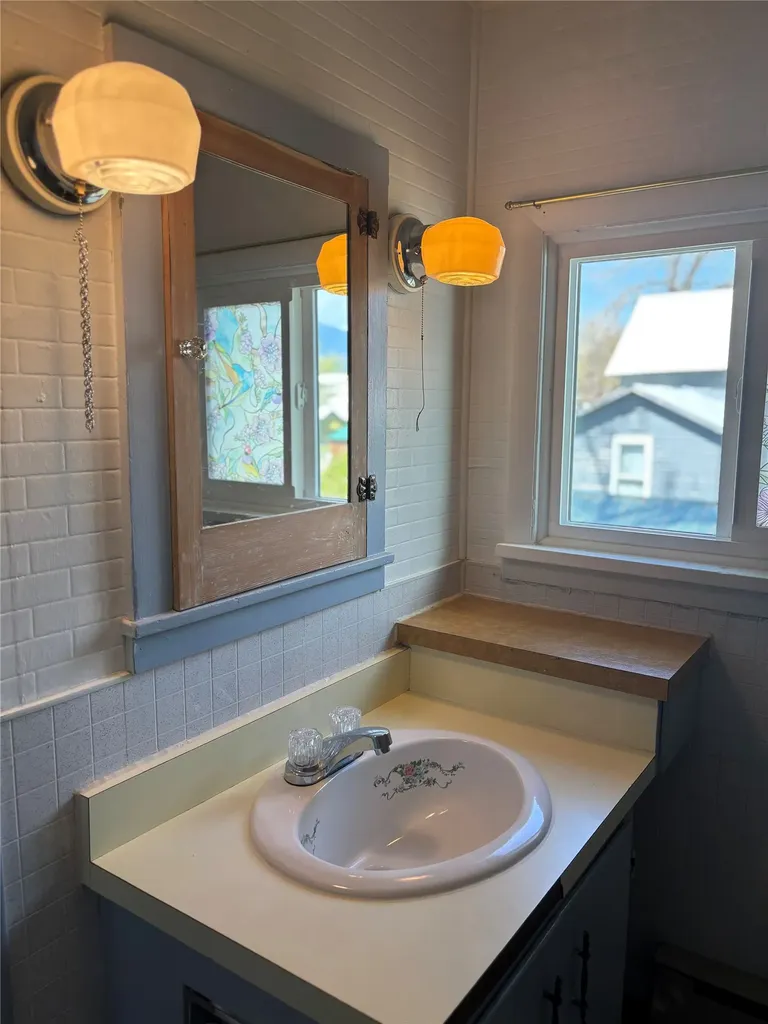 400 1st Avenue E Eureka MT 59917