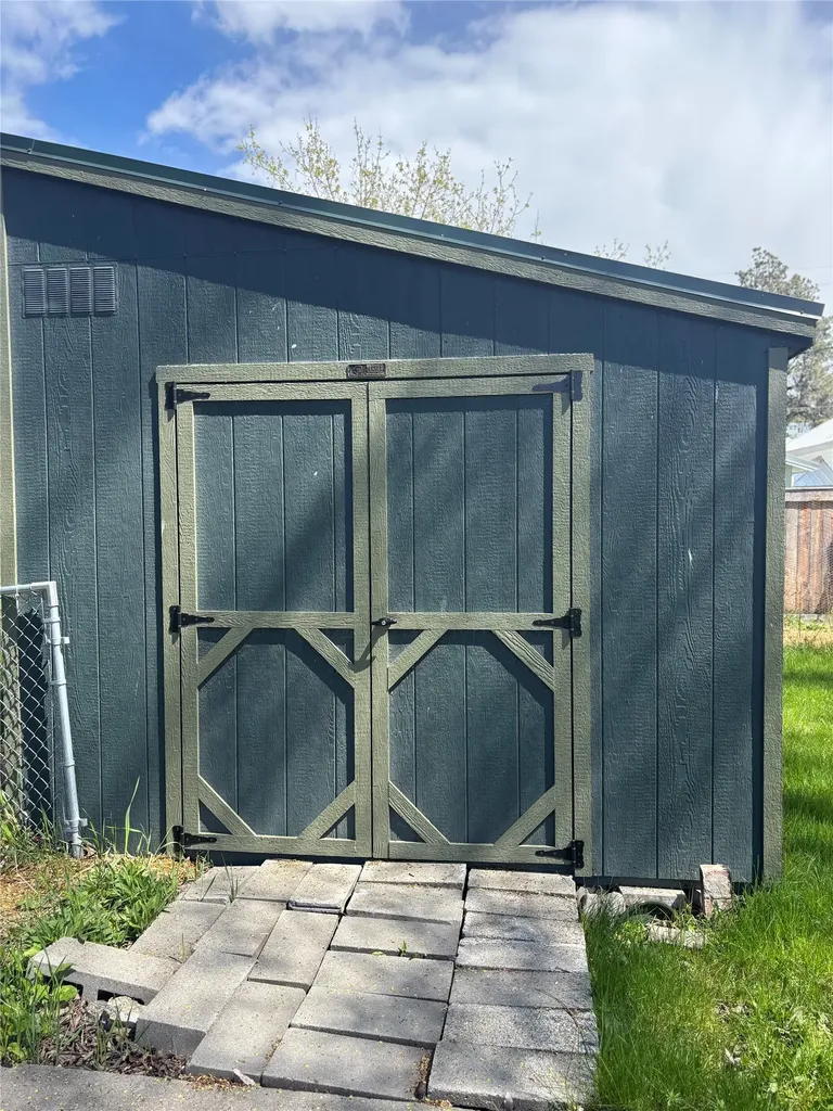 400 1st Avenue E Eureka MT 59917