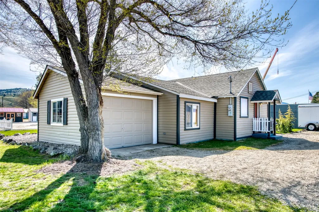 211 S Main Street Darby MT 59829