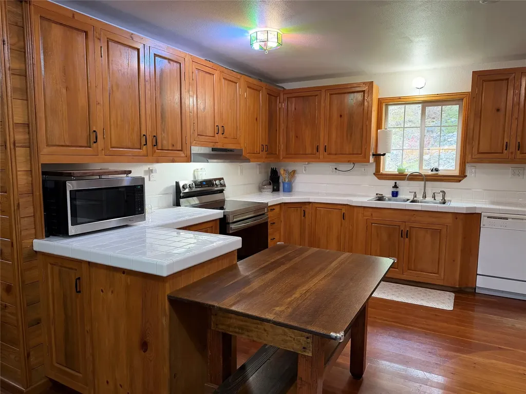 117 Swamp Creek Road Plains MT 59859