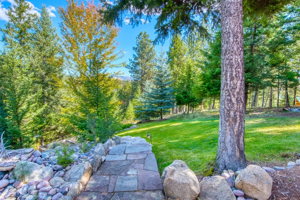 541 Raven Wood Darby MT 59829