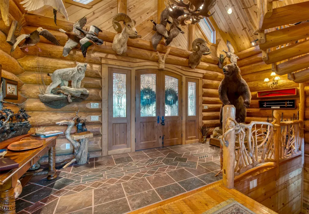 541 Raven Wood Darby MT 59829
